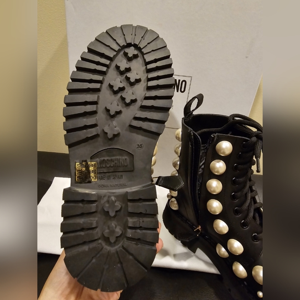 Moschino Couture!Faux Pearl Leather Boots Size 35 - Picture 4 of 6
